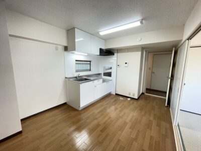 2DK41 / Eda12 / NOKey$ / MotorcycleParking R94