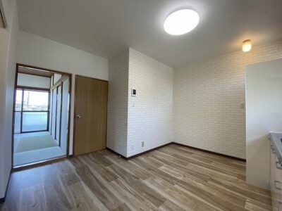2DK40 / Hoya10 / NOKey$ / TopFloor W92