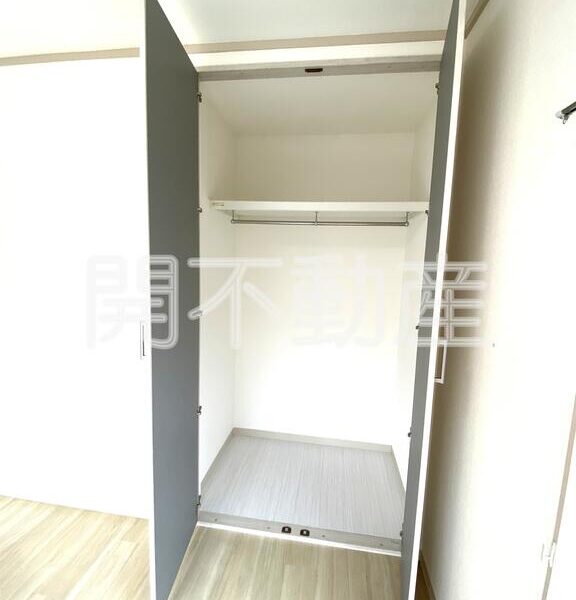 1DK22 / NishiOi10 / NOKey$ / TopFloor W84