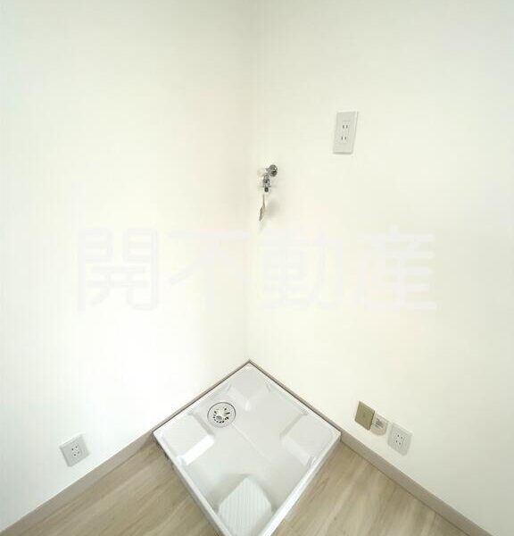 1DK22 / NishiOi10 / NOKey$ / TopFloor W84