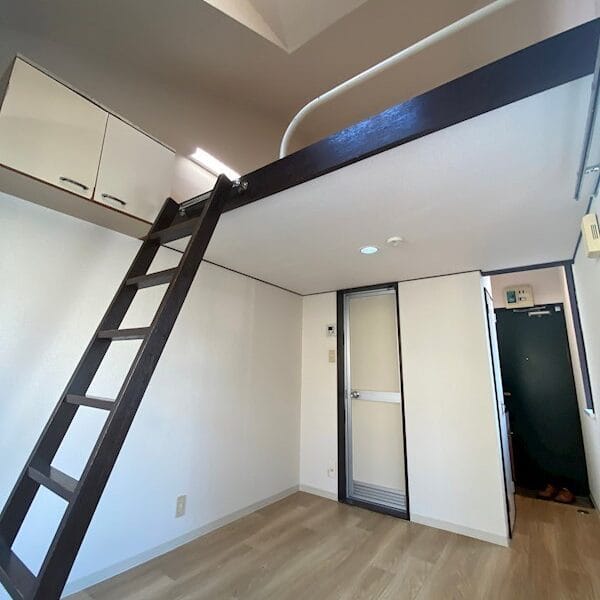 1SK Loft Apt on Top Floor in Sangenjaya W87