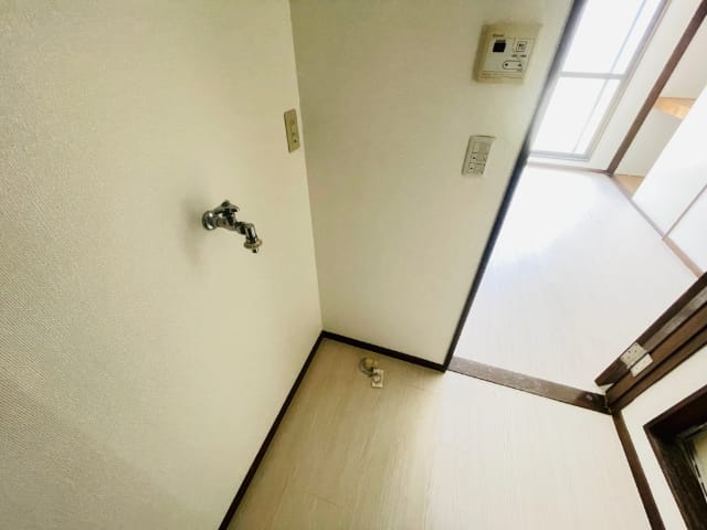 1K Apt on Top Floor in FutakoShinchi F92
