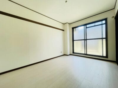 1K Apt on Top Floor in FutakoShinchi F92