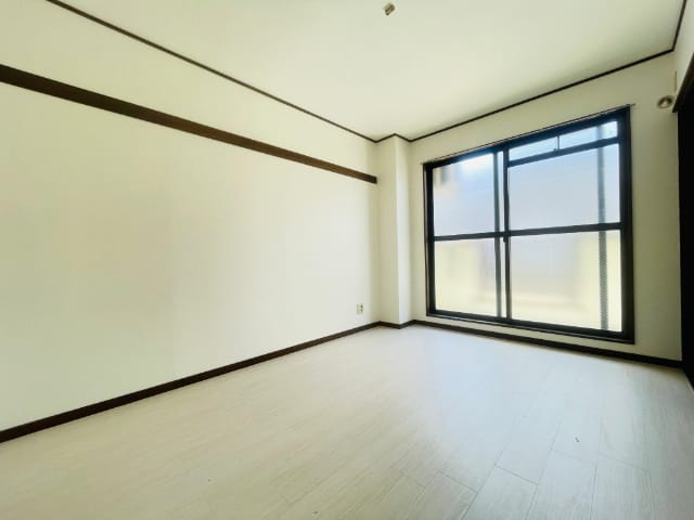 1K Apt on Top Floor in FutakoShinchi F92