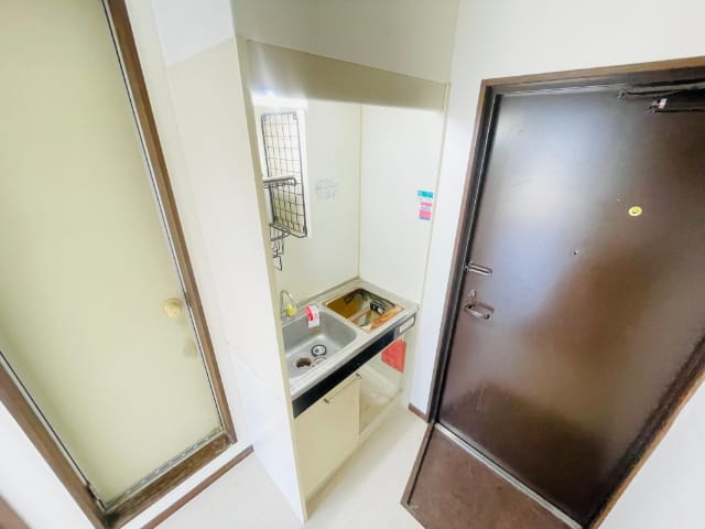 1K Apt on Top Floor in FutakoShinchi F92