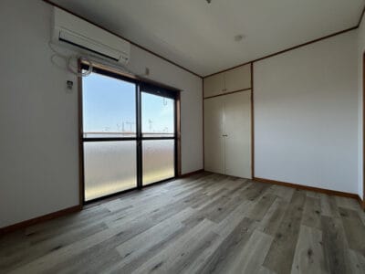 1DK Top Floor Apt in Shinozaki F89 001