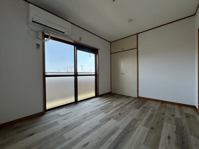 1DK Top Floor Apt in Shinozaki F89 001