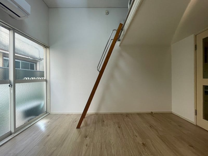 1K Loft Apt on Top Floor in Zoshiki W86