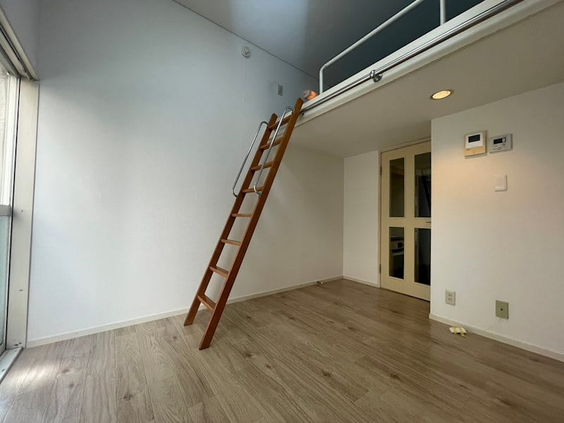 1K Loft Apt on Top Floor in Zoshiki W86