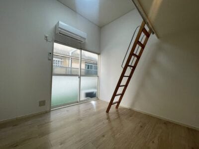1K Loft Apt on Top Floor in Zoshiki W86