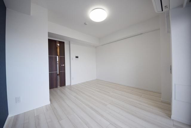 ★1K Apt with Separate BT in Machiya R17