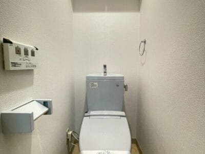 1K Apt with Separate BT in Hatsudai R04