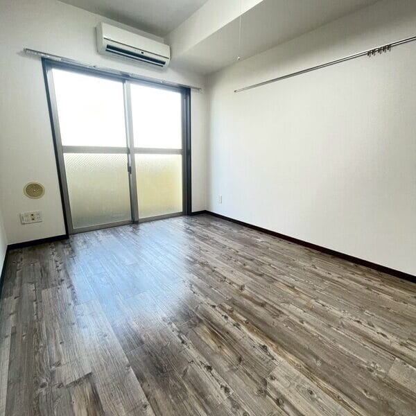 1K Apt with Separate BT in Hatsudai R04