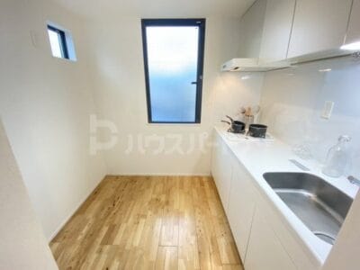 2LDK Corner Room Apt on Top Floor in OjiKamiya W18