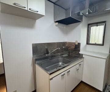 1DK Apt Close to Station in OKUBO R76 005