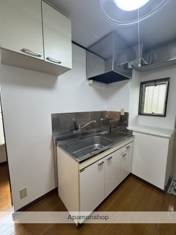 1DK Apt Close to Station in OKUBO R76 005