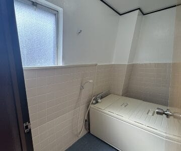 1DK Apt Close to Station in OKUBO R76 005