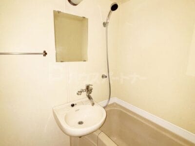 1DK Apt with Separate BT in Kameari F87 000