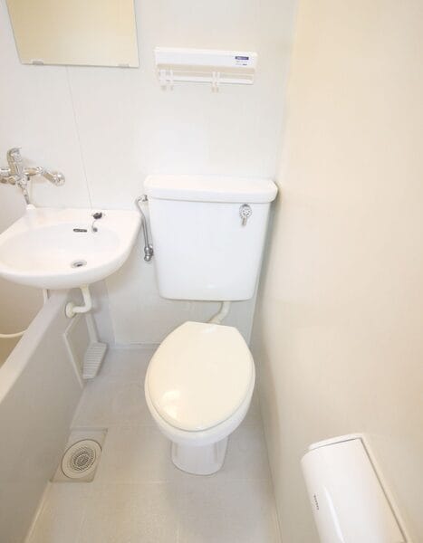 1DK Apt on Top Floor in ShinKoiwa W70 101