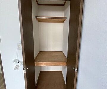 1K Corner Room Apt with Gas Stove in Ishikawadai F90