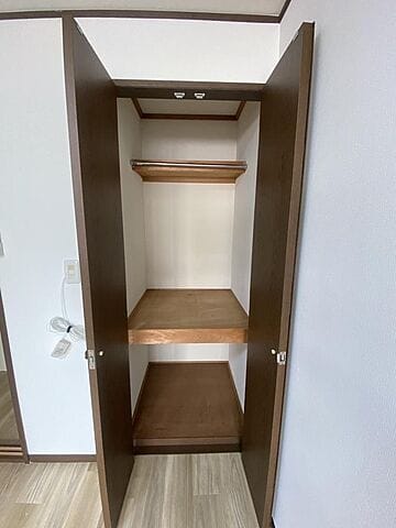 1K Corner Room Apt with Gas Stove in Ishikawadai F90