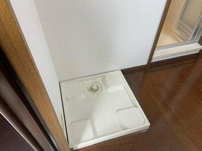 1DK Top Floor Apt with Separate BT in YukigayaOtsuka W90 100