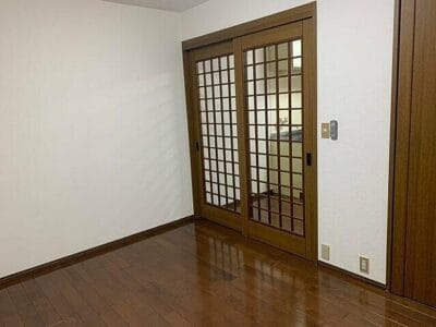 1DK Top Floor Apt with Separate BT in YukigayaOtsuka W90 100