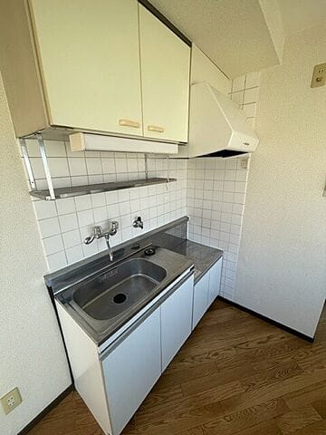 1LDK Corner Room Apt in ShinKoiwa R87 101