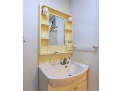〇2DK Apt on Top Floor in Machida R93 101