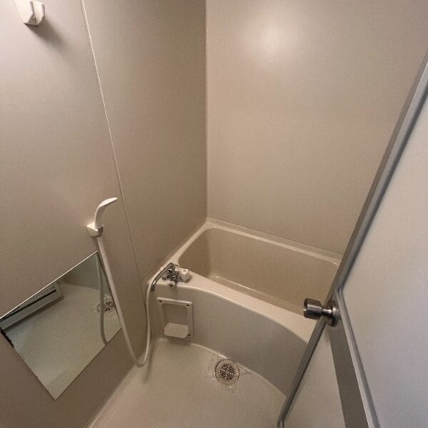 〇1LDK Apt on Top Floor in KishineKoen W03 105