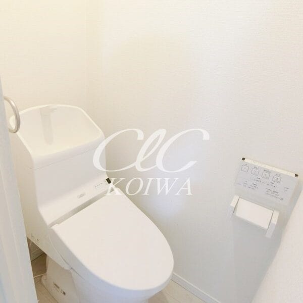 2K Apt on Top Floor in KOIWA F73 000