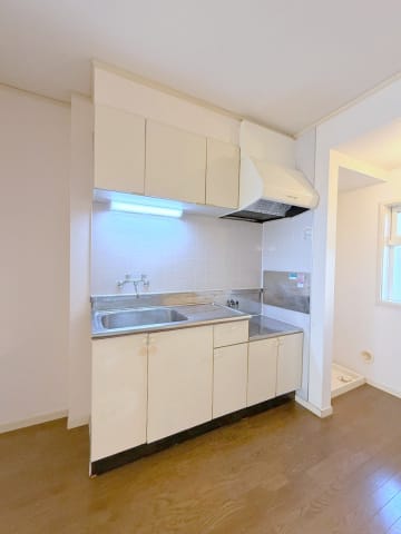 3DK Apt with Car Parking in Miyazakidai W94 101