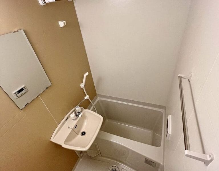 1K Corner Room Apt in HigashiOmiya W22 001