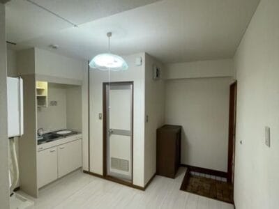 1DK Apt Close to Station in Meidaimae R63 000