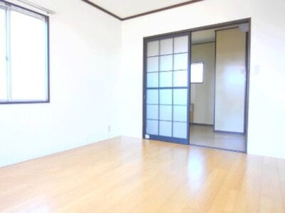 2K APT on Top Floor in Niiza F88 001