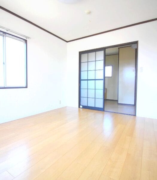 2K APT on Top Floor in Niiza F88 001