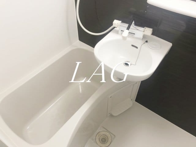 1K Apt with Separate BT in Hatsudai W21 001