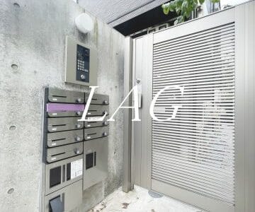 1K Apt with Separate BT in Hatsudai W21 001