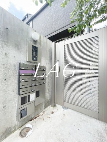 1K Apt with Separate BT in Hatsudai W21 001