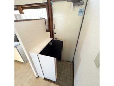 2DK APT on Top Floor in KitaUrawa W87 001