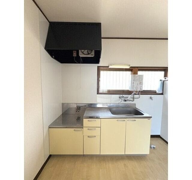 2DK APT on Top Floor in KitaUrawa W87 001