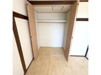 2DK APT on Top Floor in KitaUrawa W87 001