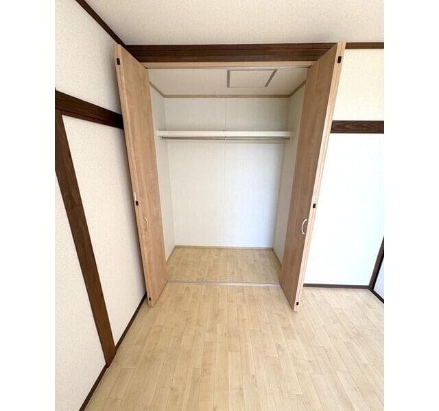 2DK APT on Top Floor in KitaUrawa W87 001