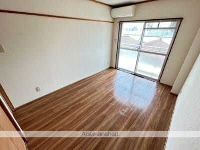 2DK Apt on Top Floor in Shinozaki F96 101