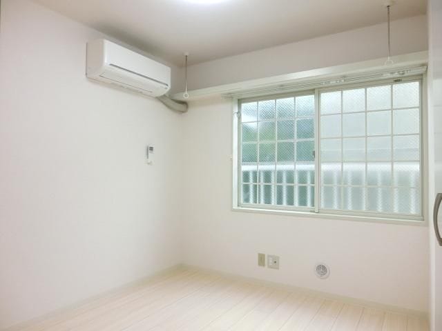2K Apt on Top Floor in Shinozaki W91 101