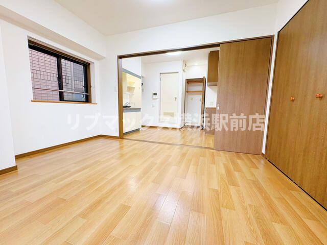 1DK Corner Room Apt in KANAGAWA S97 011
