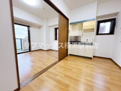 1DK Corner Room Apt in KANAGAWA S97 011