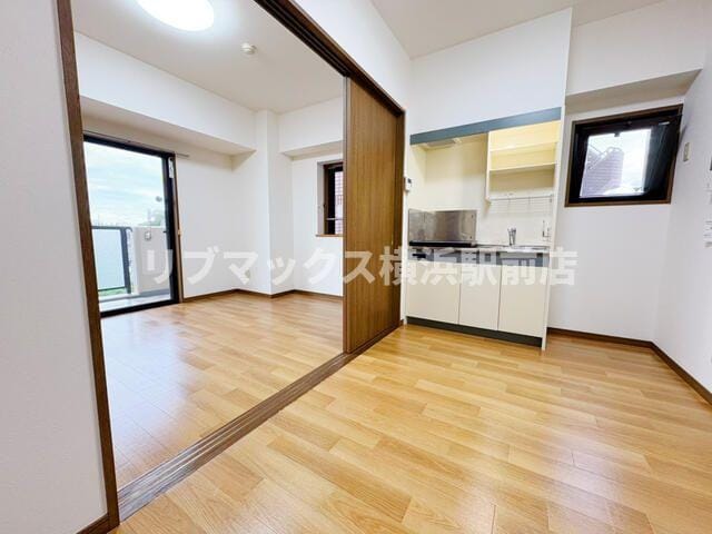 1DK Corner Room Apt in KANAGAWA S97 011