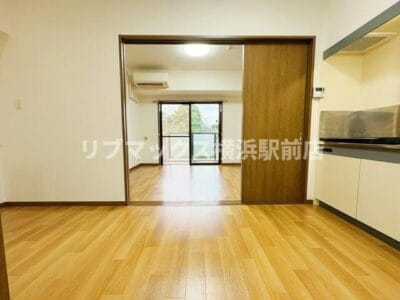 1DK Corner Room Apt in KANAGAWA S97 011