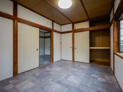 2DK Apt on Top Floor in Matsudo W89 101